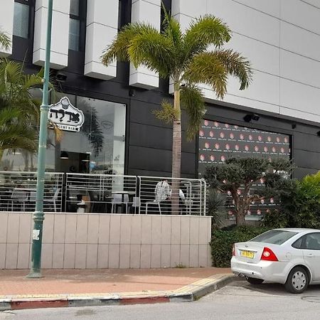 Regina'S Place Or Akiva Kültér fotó