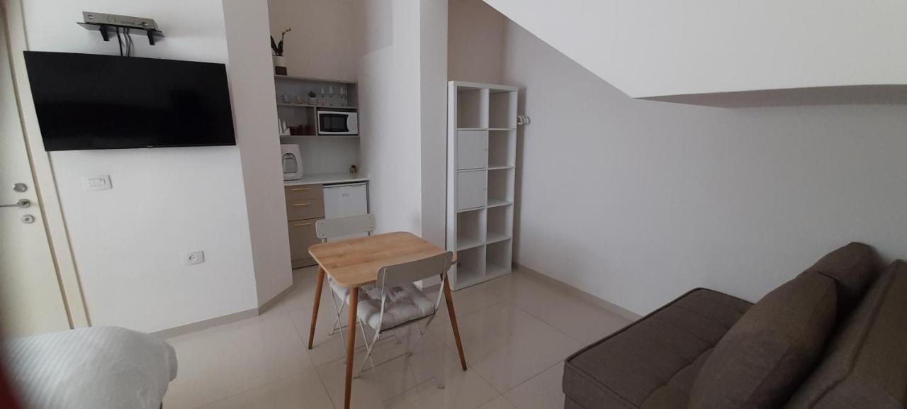 Regina'S Place Or Akiva Kültér fotó