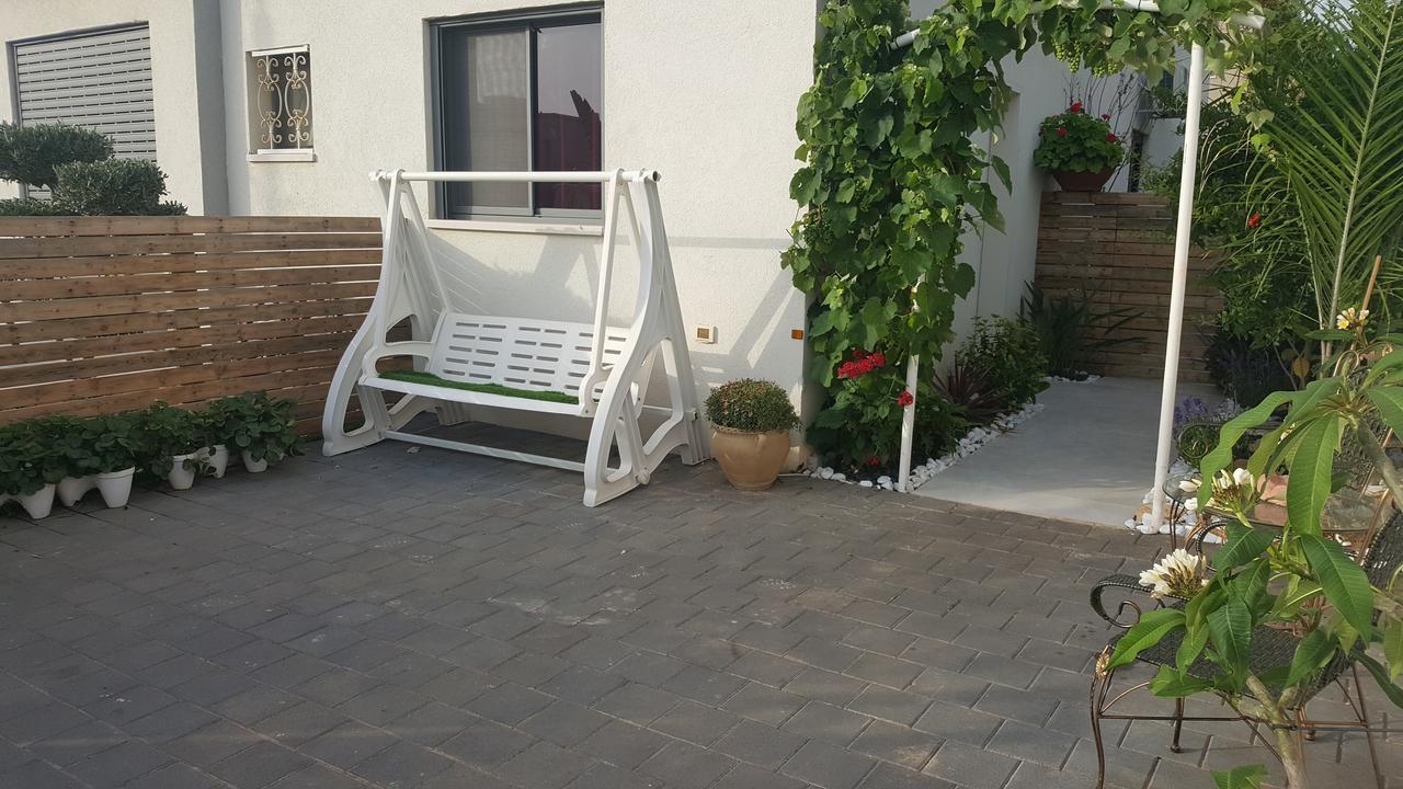 Regina'S Place Or Akiva Kültér fotó