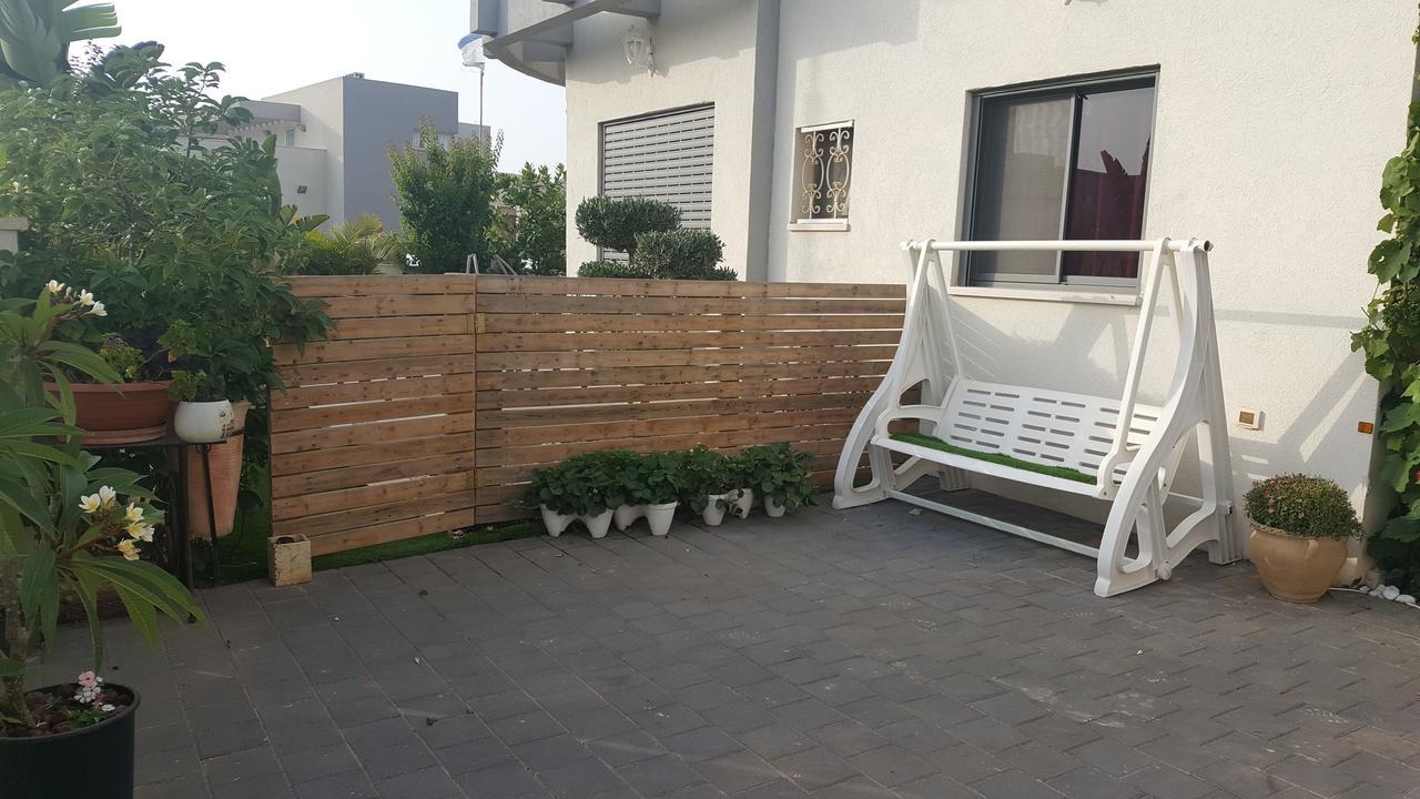 Regina'S Place Or Akiva Kültér fotó